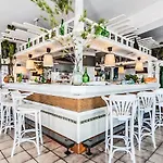 Galaxia Boutique Hotel *
