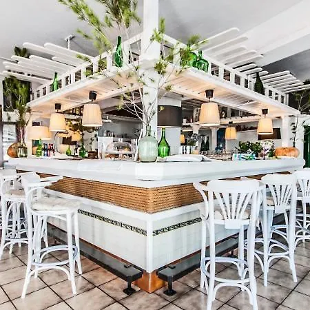 Galaxia Boutique Hotel *